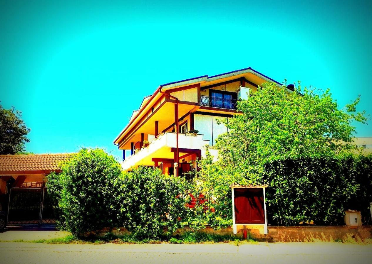 Ferienwohnung Casa Magnolia Pomezia Exterior foto