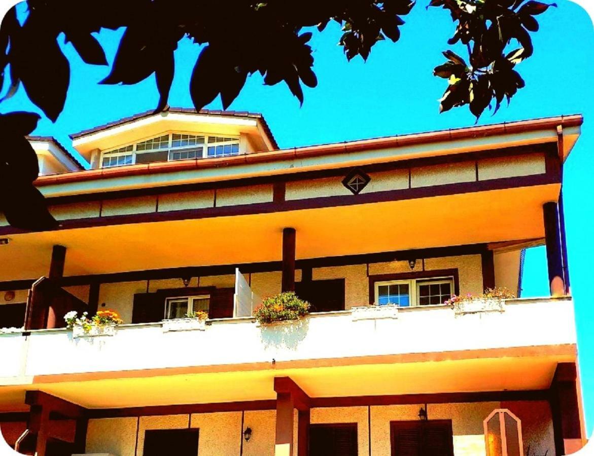 Ferienwohnung Casa Magnolia Pomezia Exterior foto